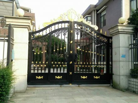 別墅中鋁藝大門怎么安裝