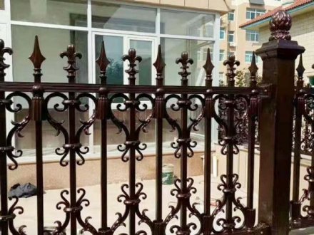 鋁藝護欄的款式?jīng)Q定了原材料的成本