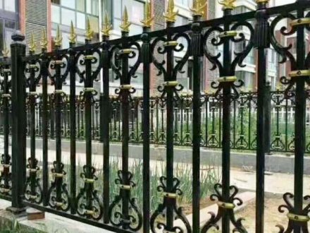 鋁藝護欄如何保養(yǎng)維護